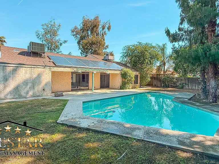 2246 Hasti Acres Dr — Photo 3