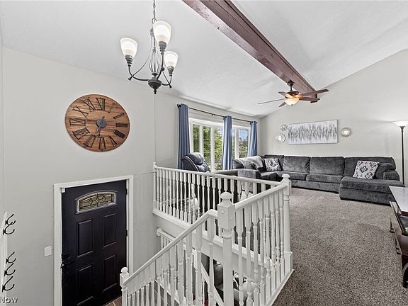 3rd image of 466 Bruce Dr
