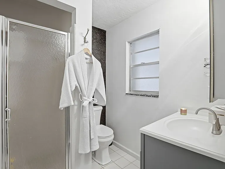 4731 NW 39th St — Photo 22