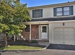 112 Sunrise Dr, Gillette, NJ 07933