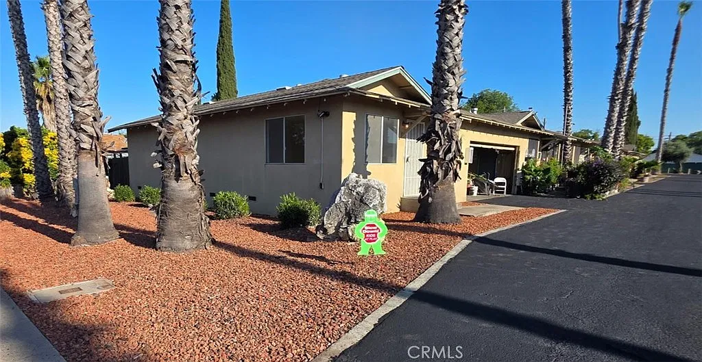 2 bed, 751 sqft, $1,600 — Photo 2