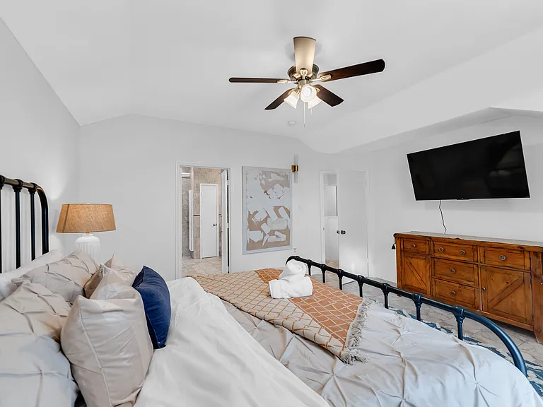 7710 Tidewater Dr — Photo 21