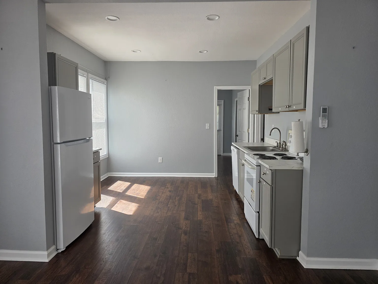 1 bed, $1,300 — Photo 3