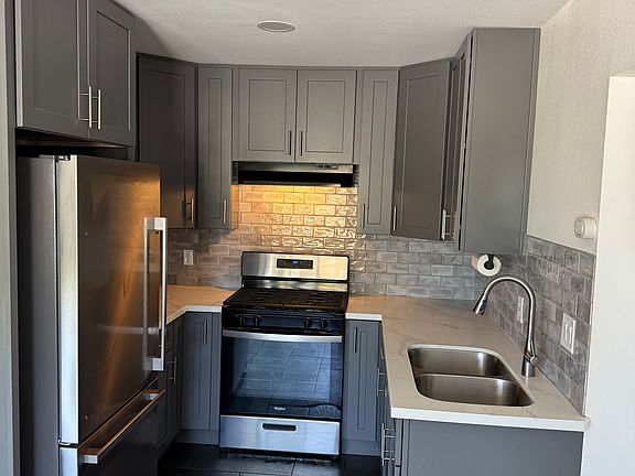 3rd image of 4544 Clairemont Dr #2