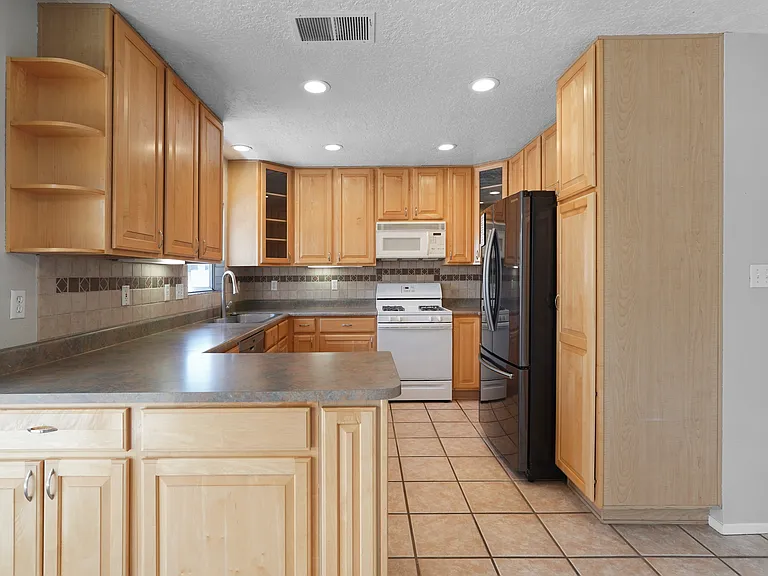 7553 Union St NE — Photo 19