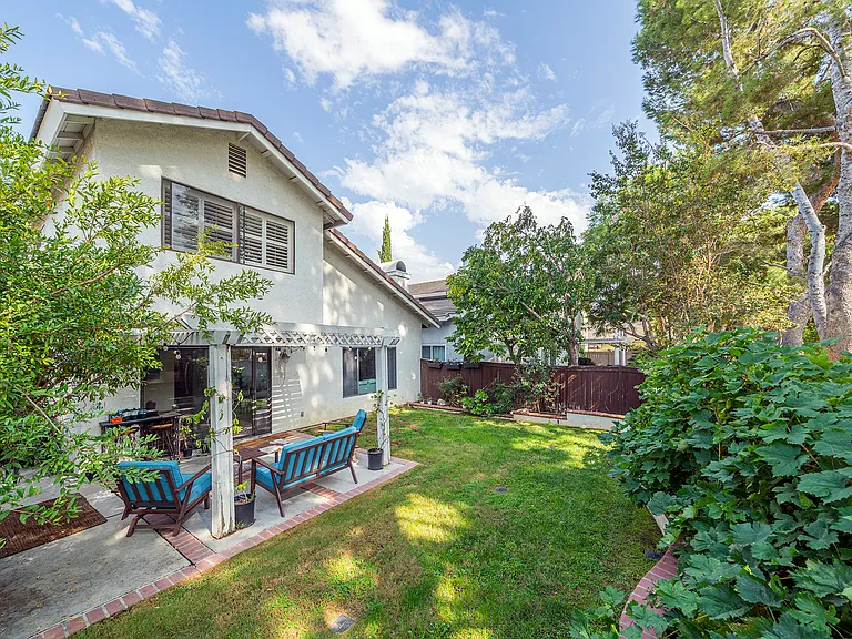 12 Silkberry — Photo 28