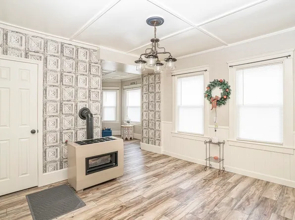 4 Nemasket St Floor 2, East Taunton, MA 02718