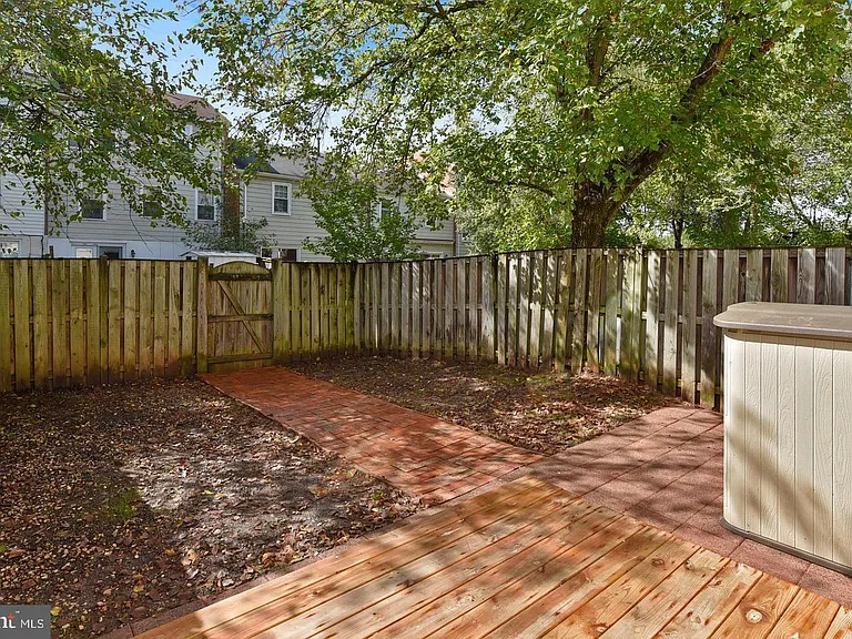 9438 Abingdon Ct — Photo 23