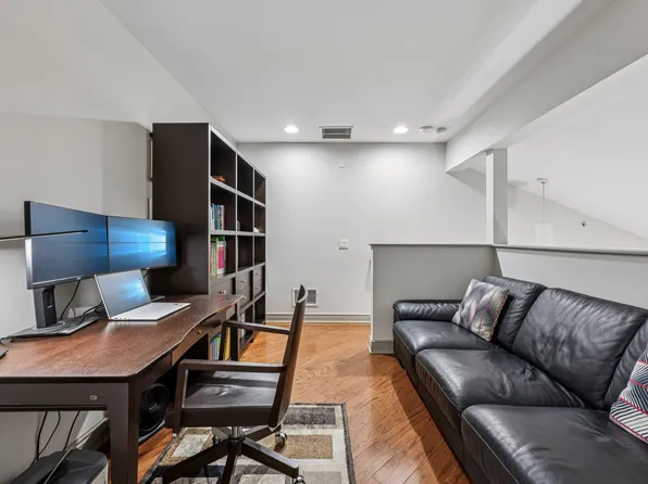 7400 River Road image 16 of 30