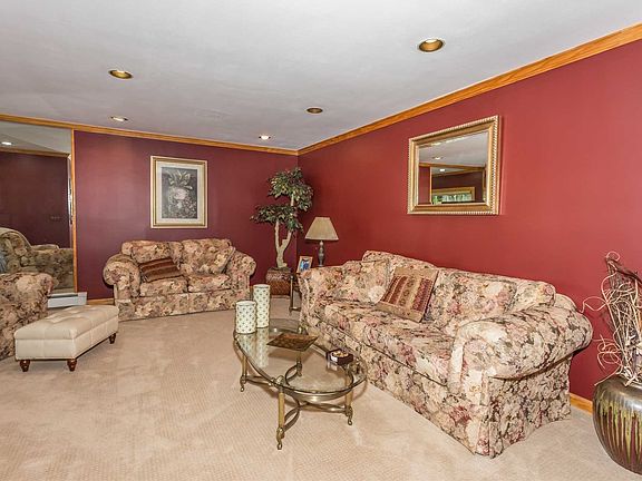 5th image of 16 Royal Oak Ct