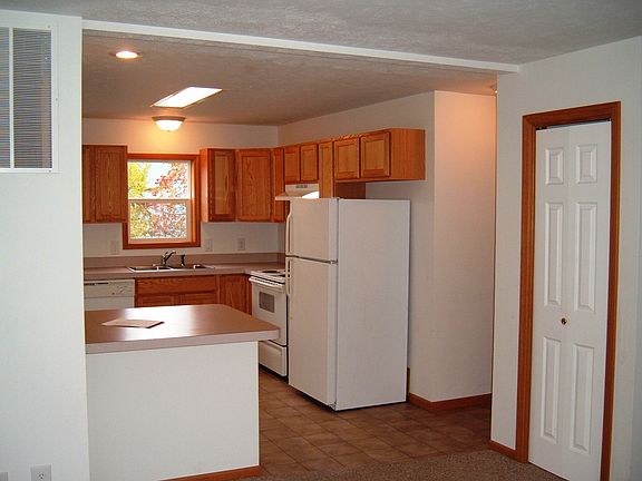 4th image of 1611 Shannie Ln APT D
