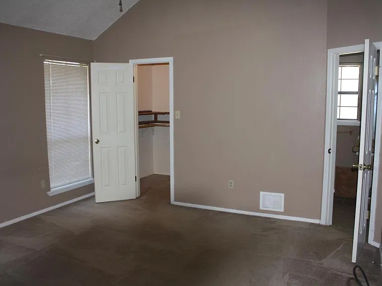 111 Whippoorwill Ln — Photo 6
