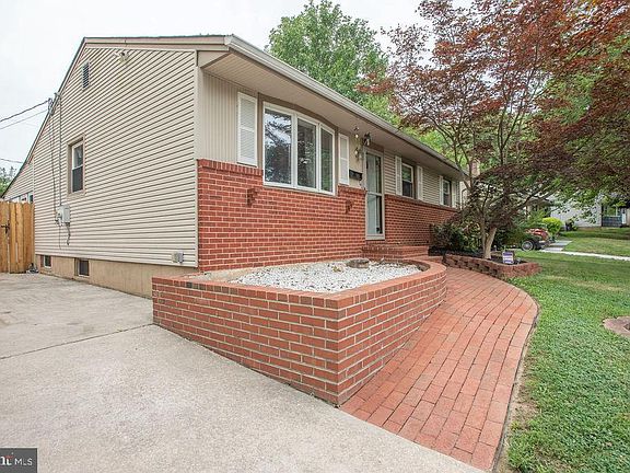4th image of 624 Ilse Dr