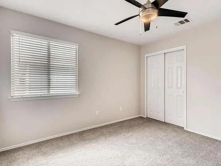 9407 Rowlands Sayle Rd — Photo 7