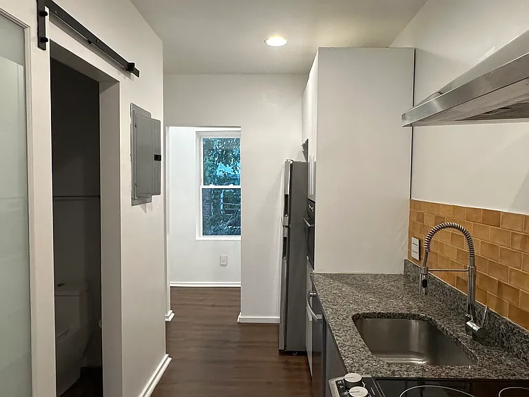548 S 54th St #2 — Photo 8