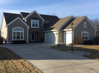 2831 Oakmont Dr, East Troy, WI 53120