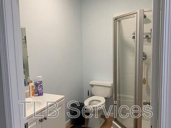 4th image of 727 Main St #733
