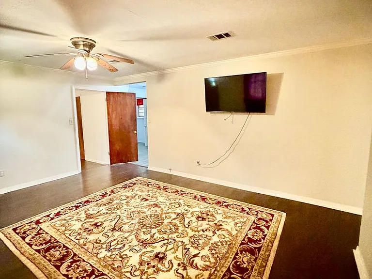 6428 Bain Blvd — Photo 8