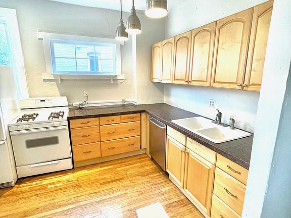 5th image of 666 S Pearl St Unit 1