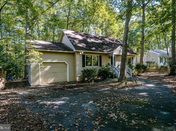 9 Axle Tree Rd, Palmyra, VA 22963