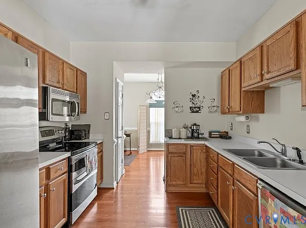 11409 Friars Walk Ct — Photo 12