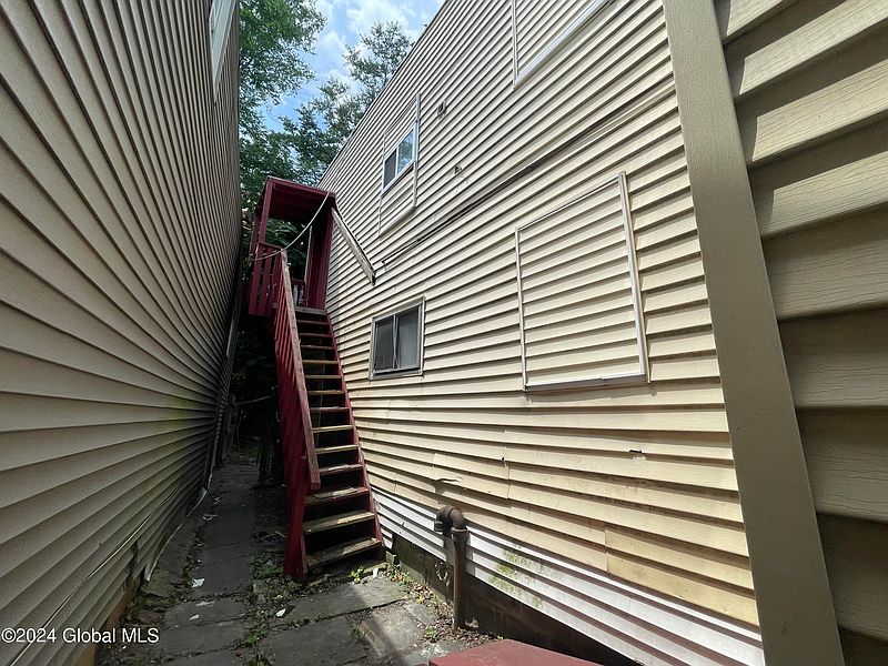 3rd image of 602 Clinton Avenue