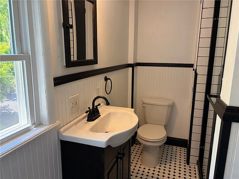 223 Orchard Ave — Photo 11