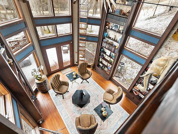 4th image of 870 Stone Coal Rd