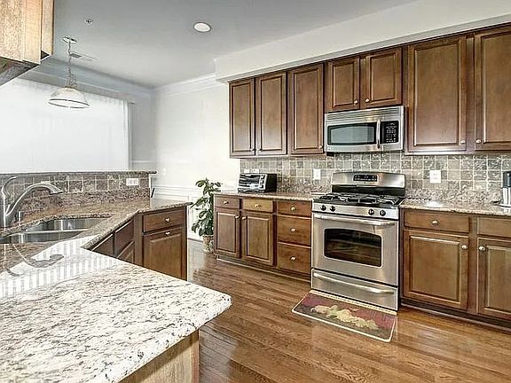 3rd image of 13681 Venturi Ln #238