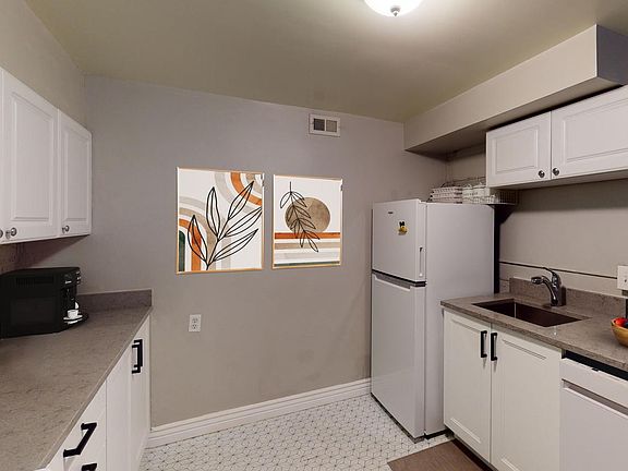 This image shows a virtually furnished space. This space comes unfurnished.