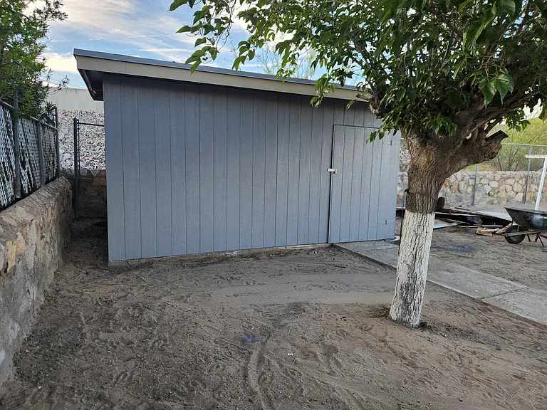 8129 Staghorn Dr — Photo 13