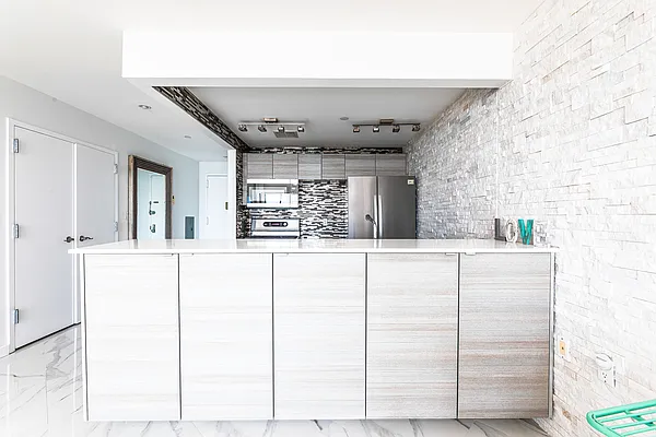 Sold by Compass | media 7