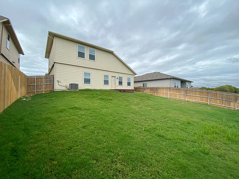 632 Donegal Ln — Photo 19
