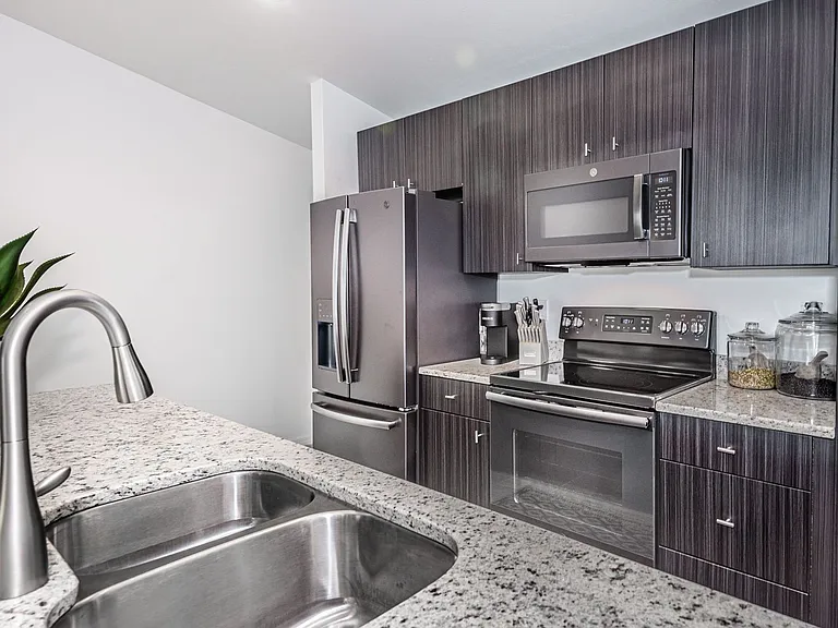 215 Lewis Cir #111 — Photo 11