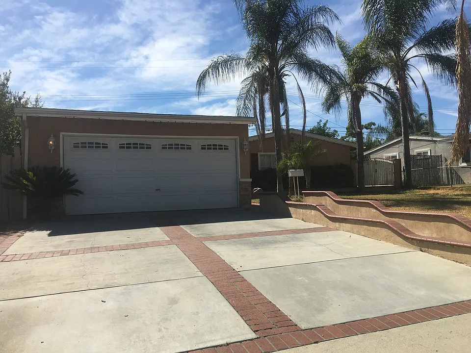 739 N Glenn Ave