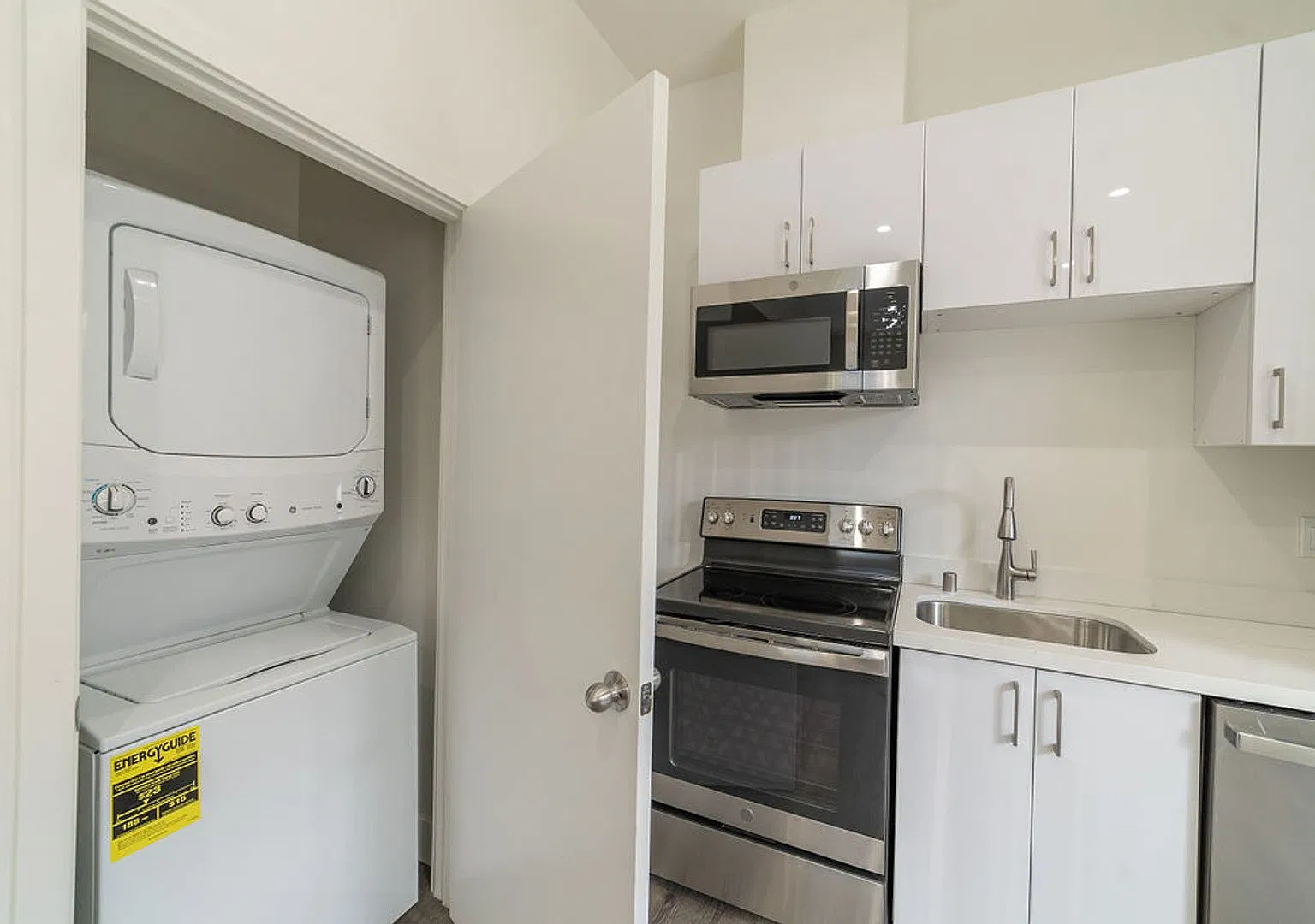2339 Oregon St — Photo 2