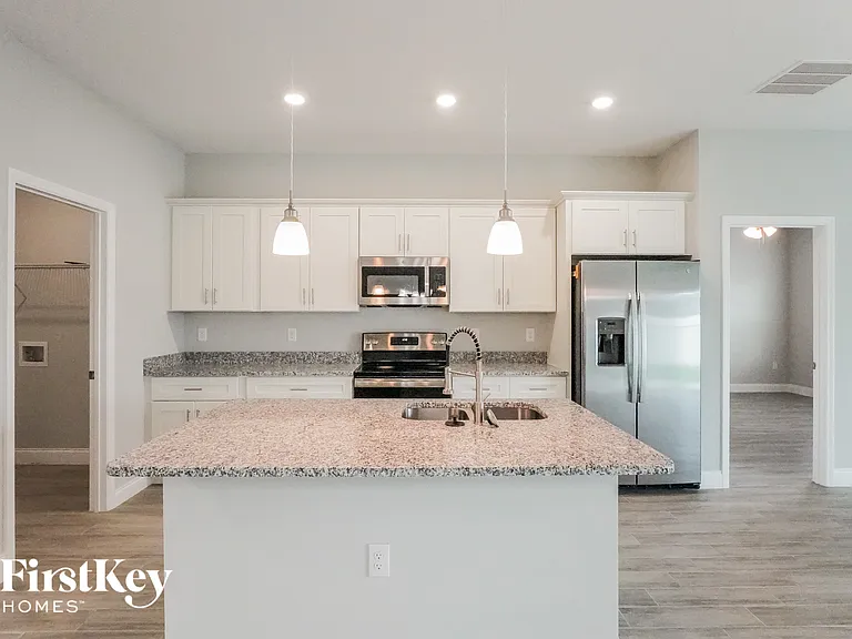 702 Caribou Dr — Photo 4