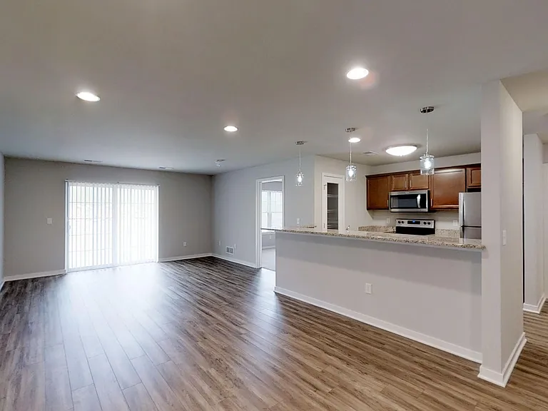 700 Cedar Bluffs Way #21 — Photo 2