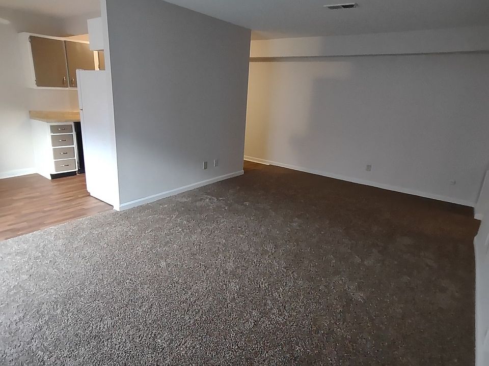 1st image of 1901 S Goyer Rd #7