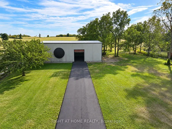 568 Ridge Rd, Hamilton, ON L8J 2Y6