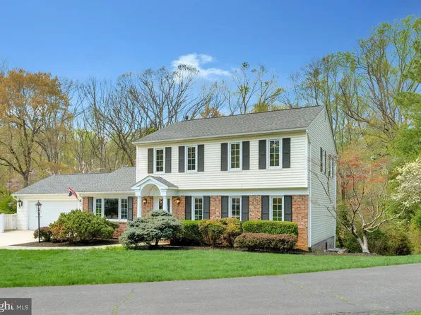 9844 Marcliff Ct, Vienna, VA 22181