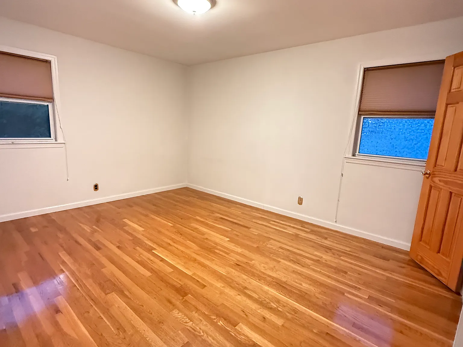 2 bed, 950 sqft, $3,000 — Photo 3