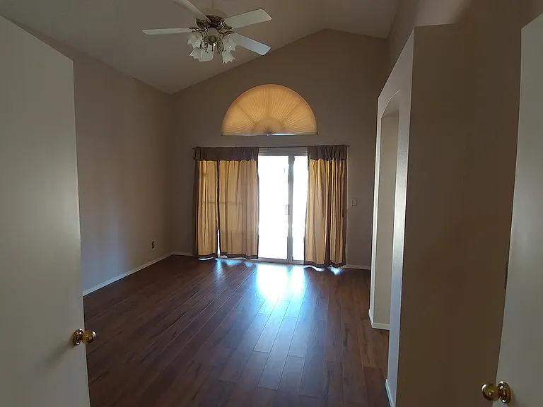 9901 Meandering Creek Ct — Photo 4