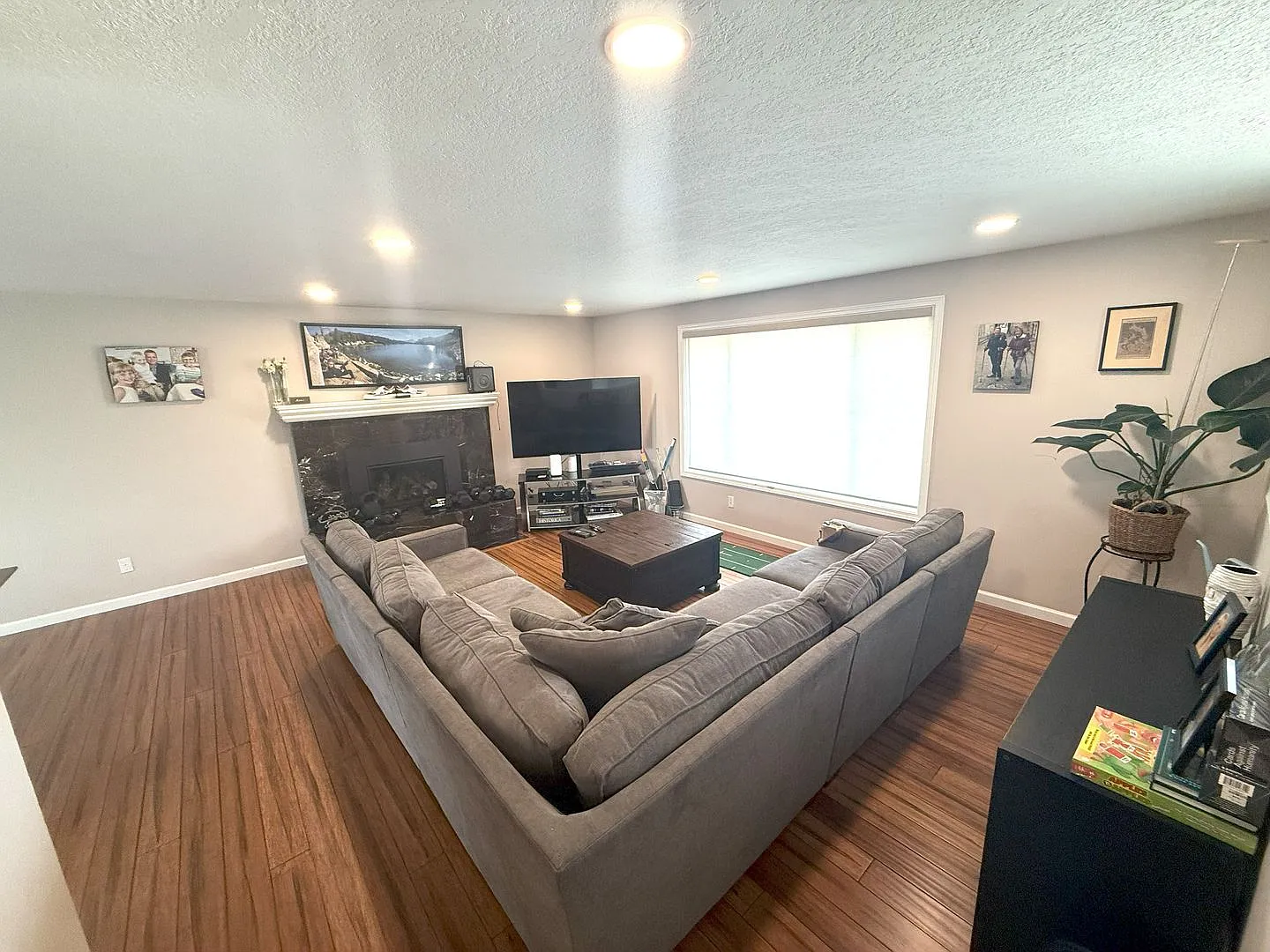 Stunning 4 BR / 3 BA West Beaverton Home with Private Oasis & Sport Court & Move In Special! — Photo 2
