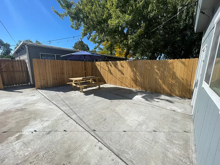 715 Winston Dr #C — Photo 2