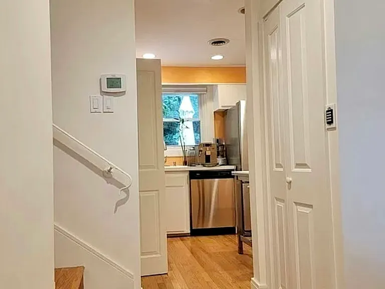 109 Wallis Rd — Photo 11