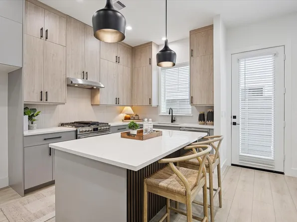 736 Curtin St, Houston, TX 77018