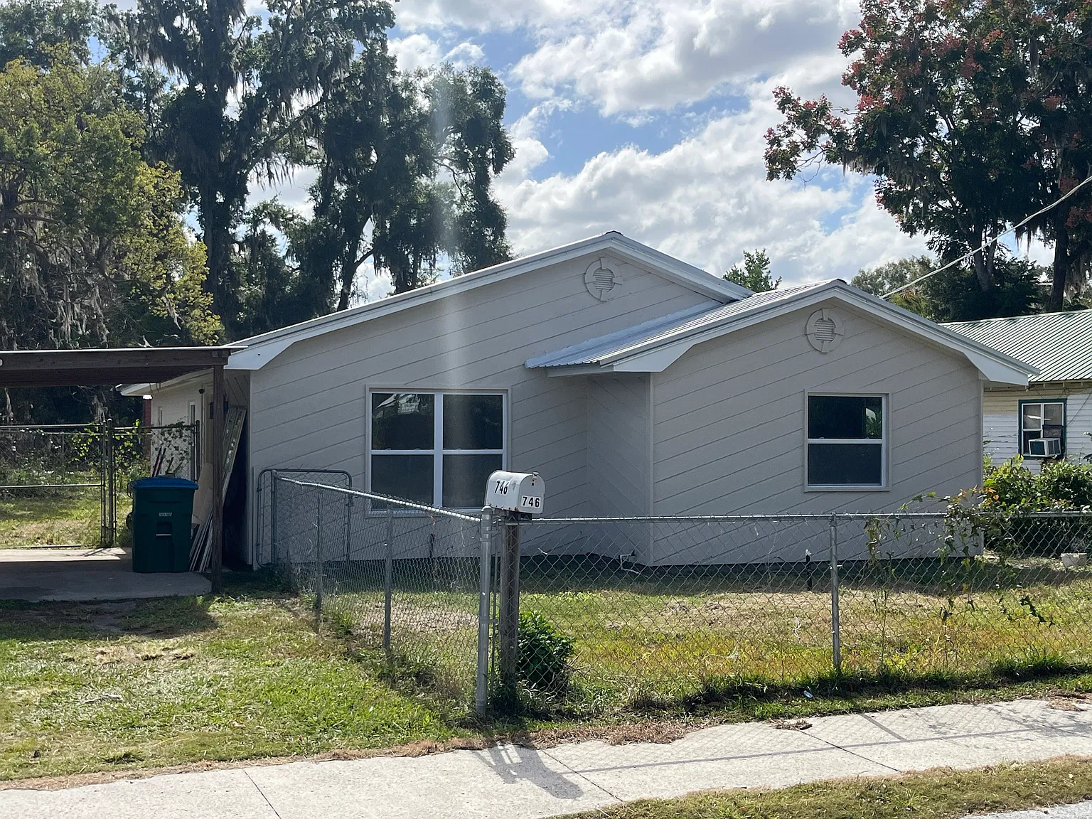 3 bed, 1244 sqft, $1,700 — Photo 1