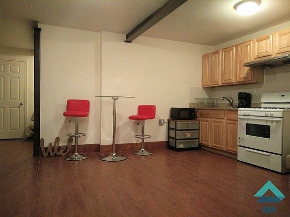 2nd image of 904 Willoughby Ave