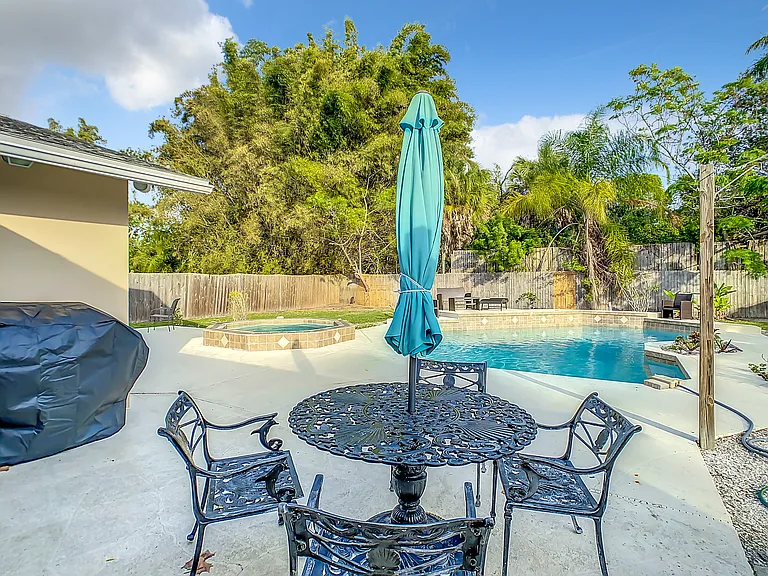 2437 Arapaho St — Photo 41